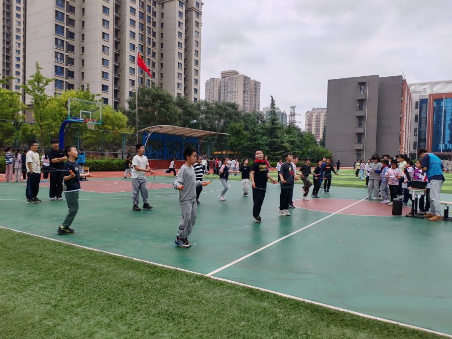 坐位体前屈、仰卧起坐测试